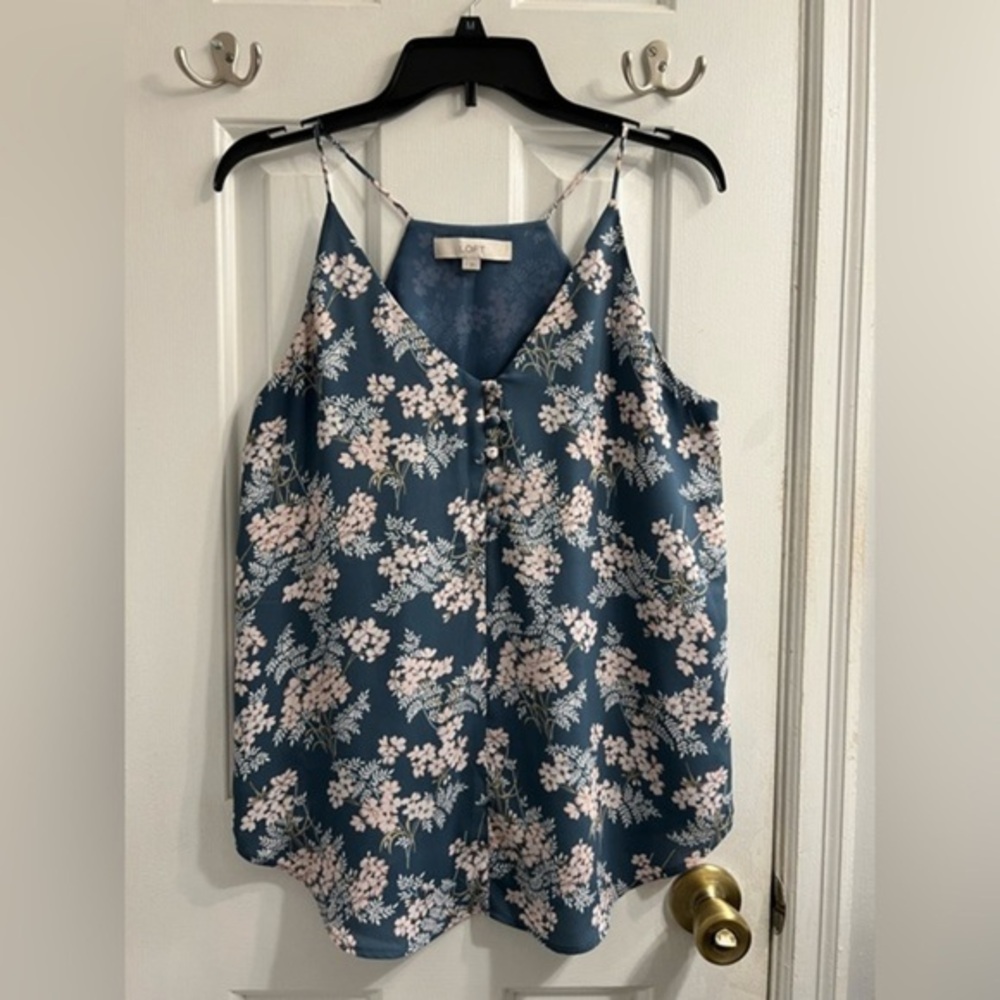 GORGEOUS Loft Racerback Floral Blouse Sz M